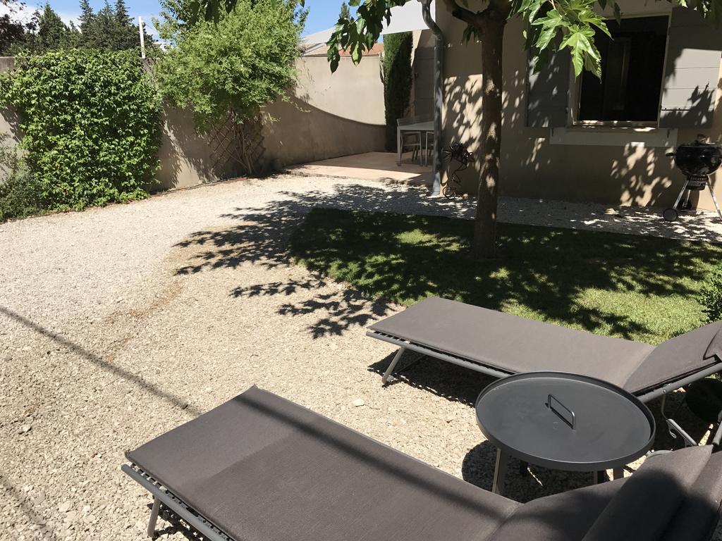 Mas Des Limites Bed & Breakfast Rognonas ภายนอก รูปภาพ