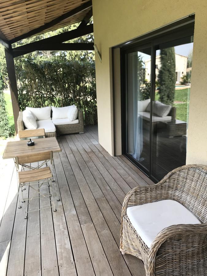 Mas Des Limites Bed & Breakfast Rognonas ภายนอก รูปภาพ
