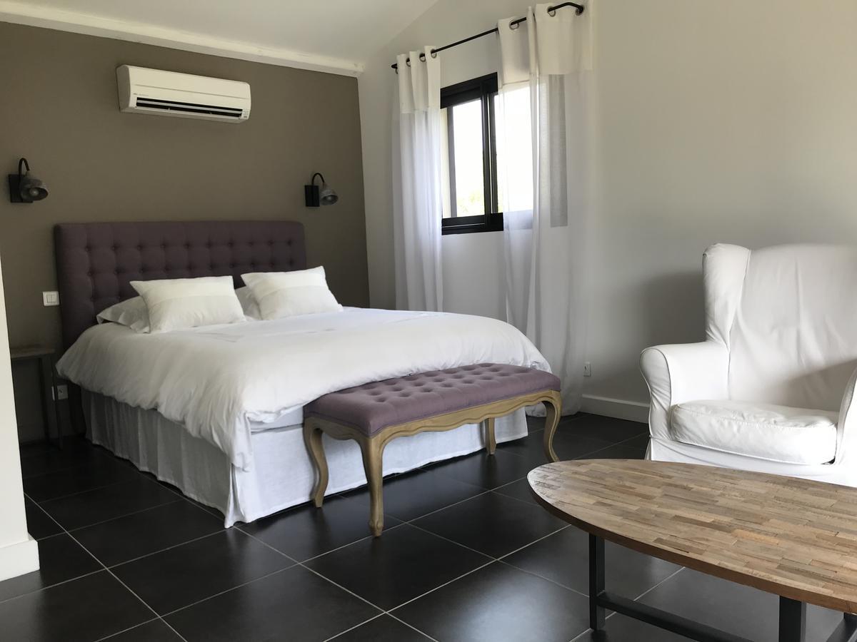 Mas Des Limites Bed & Breakfast Rognonas ภายนอก รูปภาพ