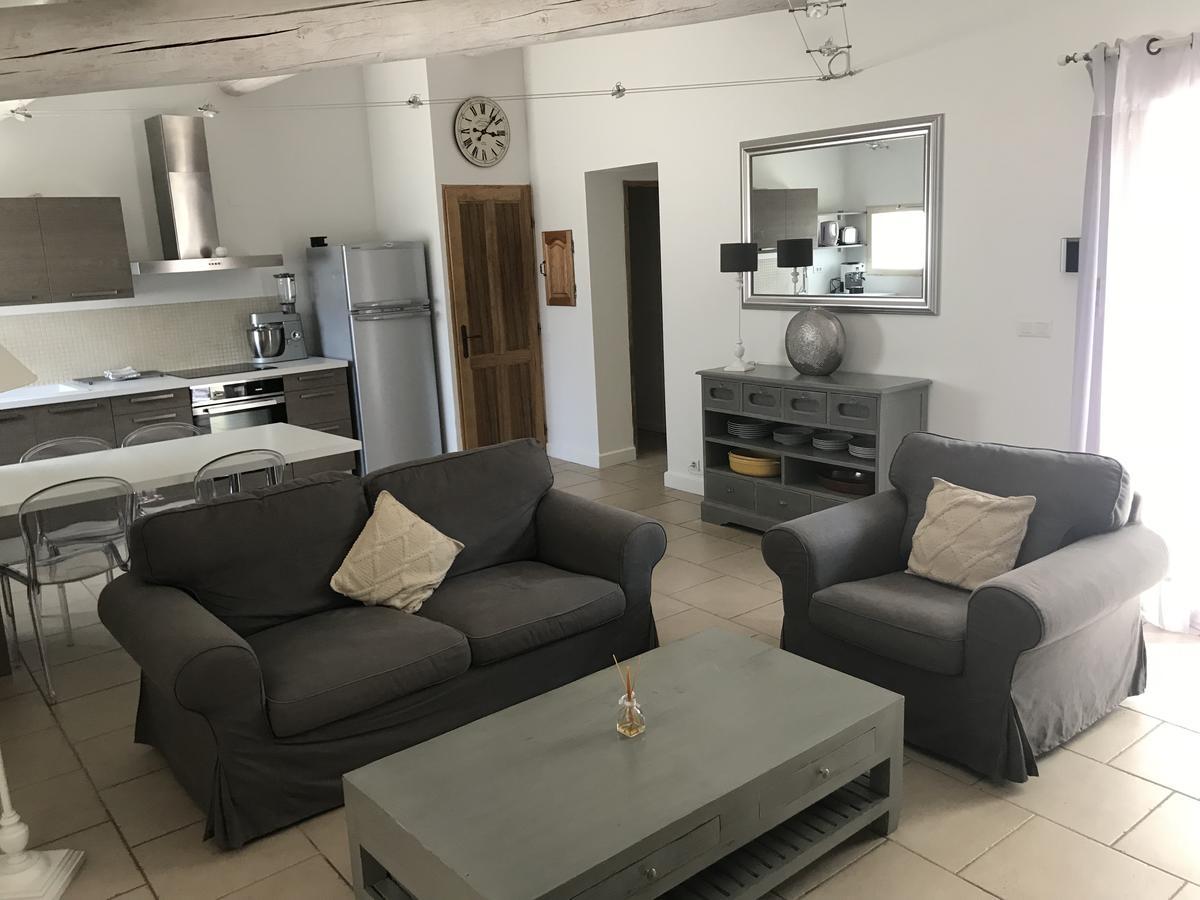 Mas Des Limites Bed & Breakfast Rognonas ภายนอก รูปภาพ