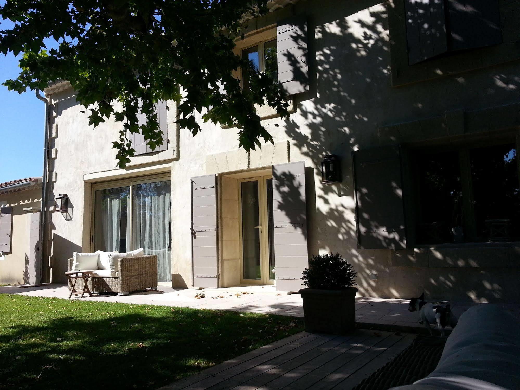 Mas Des Limites Bed & Breakfast Rognonas ภายนอก รูปภาพ
