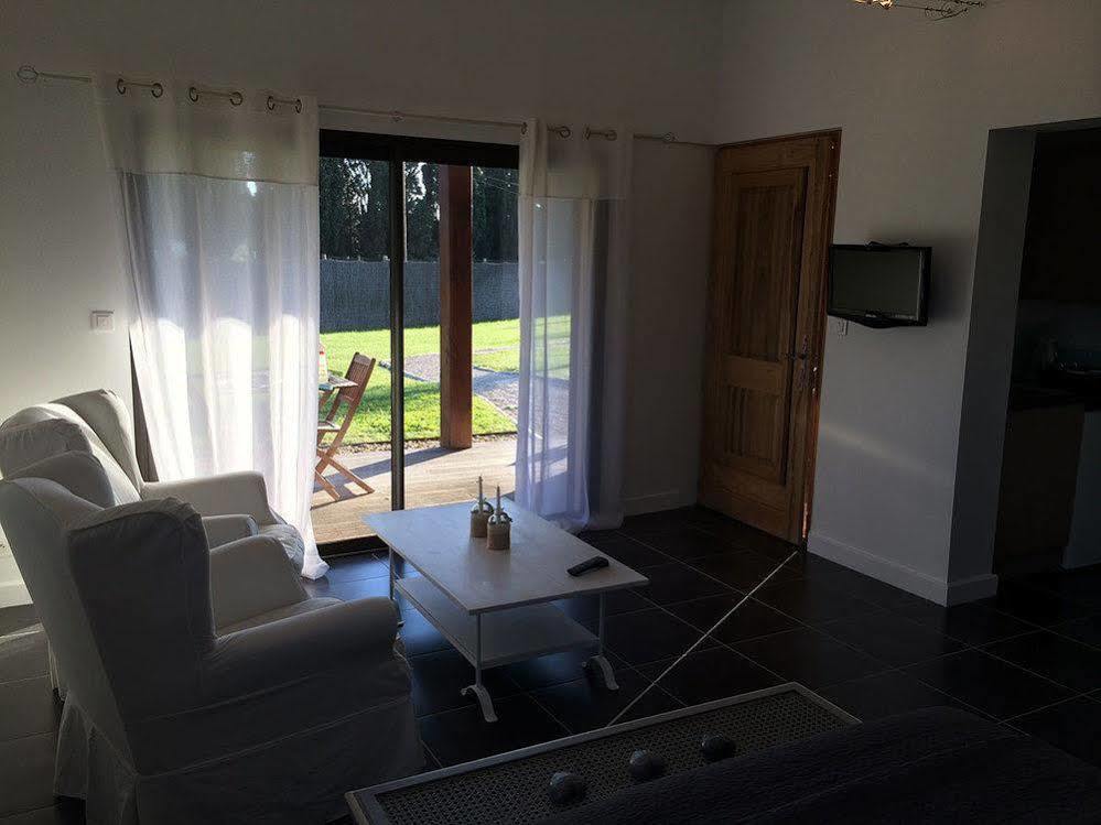 Mas Des Limites Bed & Breakfast Rognonas ภายนอก รูปภาพ