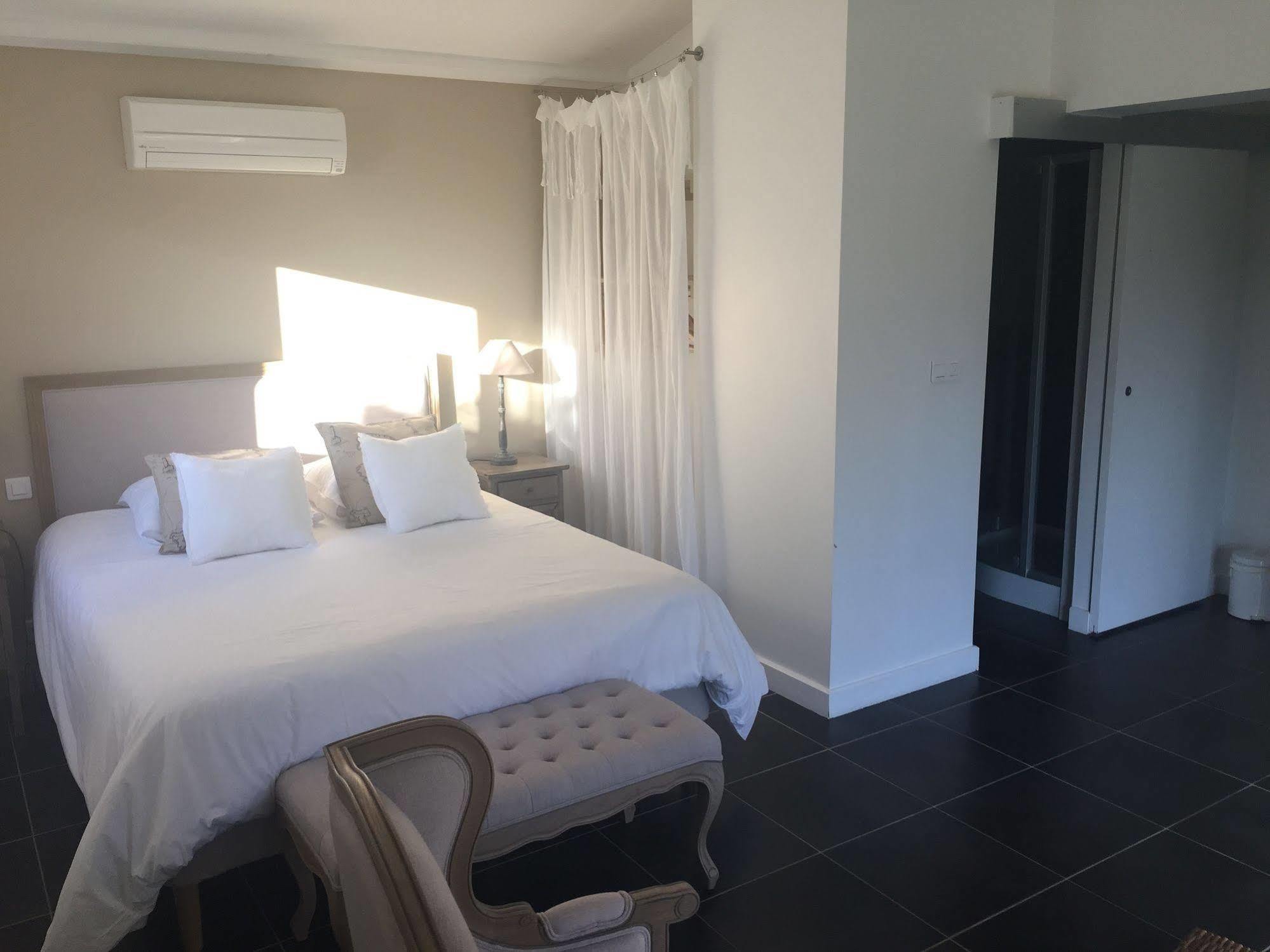 Mas Des Limites Bed & Breakfast Rognonas ภายนอก รูปภาพ