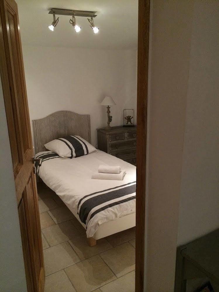 Mas Des Limites Bed & Breakfast Rognonas ภายนอก รูปภาพ